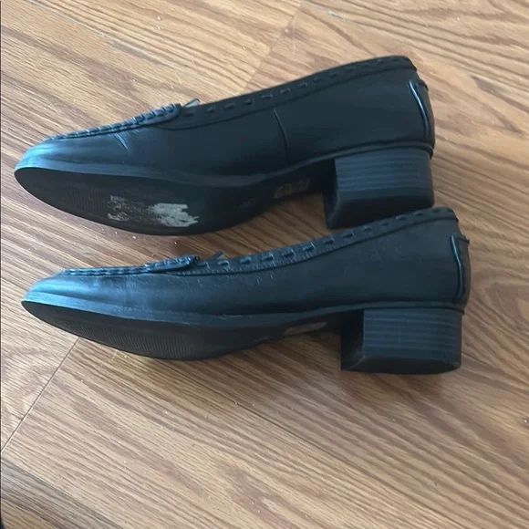 Shoes - Picture 2 of 3